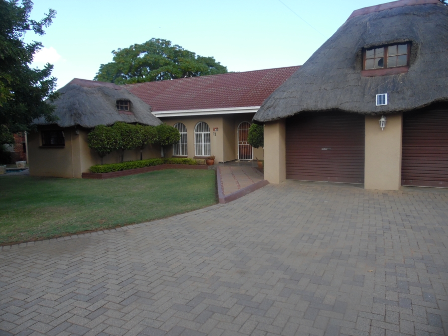 4 Bedroom Property for Sale in Riebeeckstad Free State